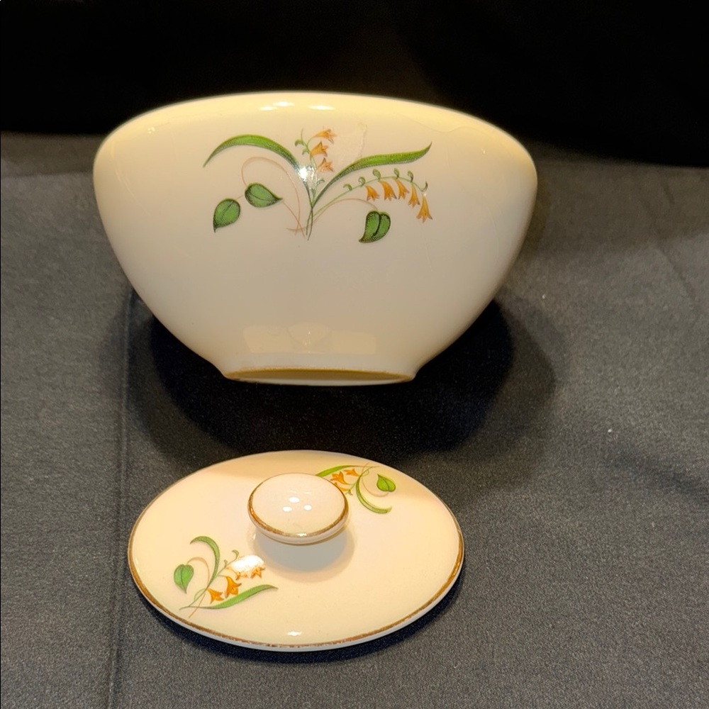 EUC beautiful Edwin Knowles Forsythia Gold Rimmed Covered Sugar Bowl & Lid - Picture 3 of 8